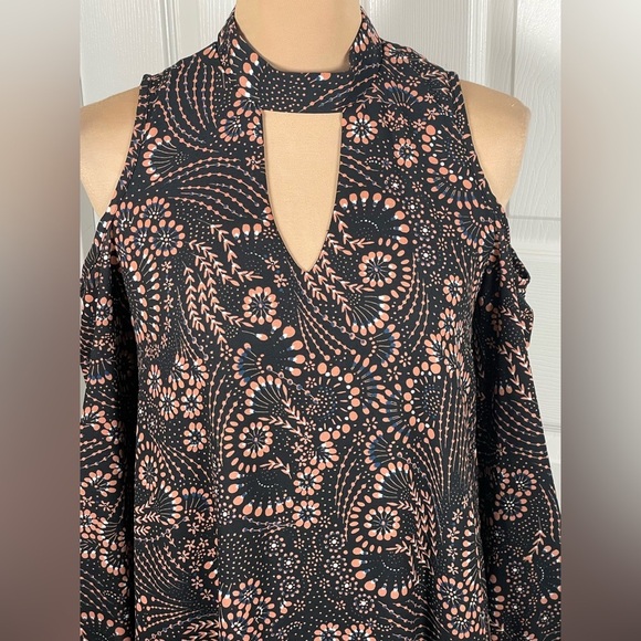 Everly Black and Orange Floral Cold Shoulder Dress Small - Picture 4 of 11